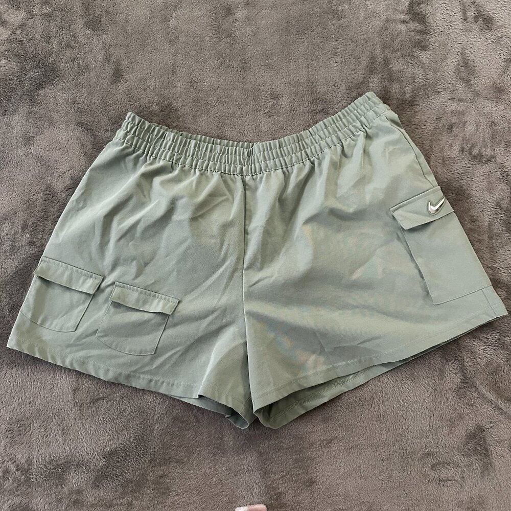 Nike Plus Size Green Cargo Swoosh Shorts Women's size 1X